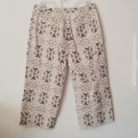 Abbie Mags Capri Pants - Picture 2 of 4